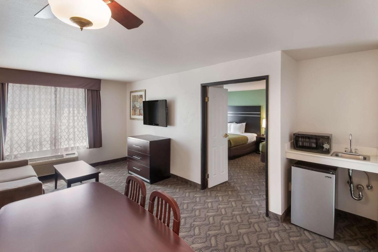 Quality Inn & Suites Airport West Salt Lake City Exterior photo
