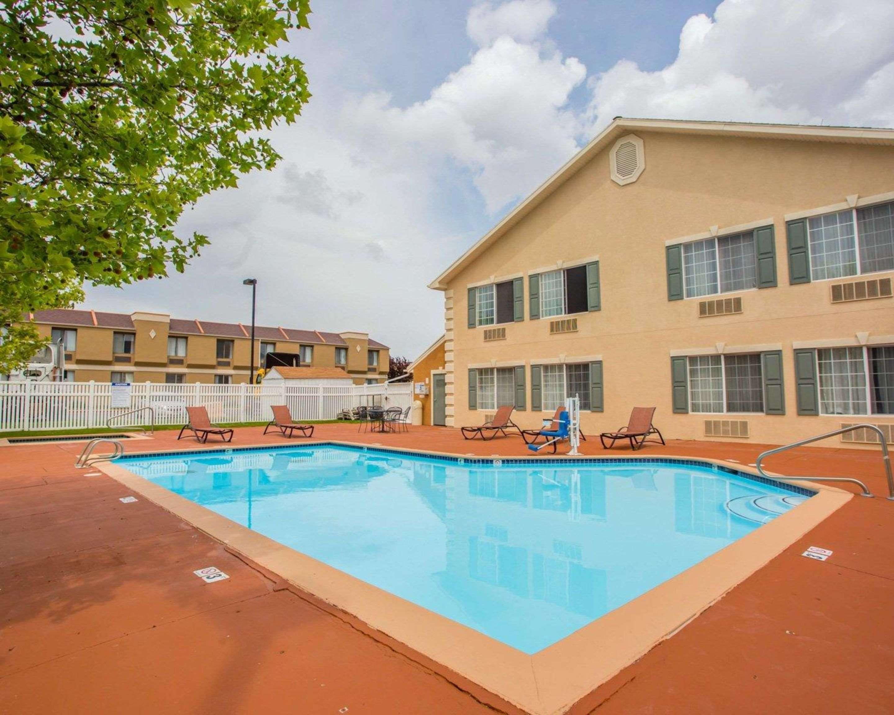 Quality Inn & Suites Airport West Salt Lake City Exterior photo